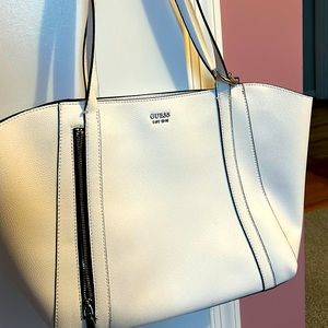 Guess tote/ makeup bag